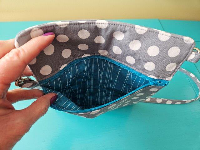 Small Sling Bag Sewing Tutorial / Sling Bag Pattern / Sling Bag Sewing Pattern / Crossbody Bag Purse Sewing Pattern / DIY Small Sling Bag