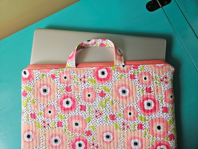 Quilted Laptop Bag Sewing Pattern / Quilted Laptop Case Pattern / Laptop Sleeve Sewing Pattern / Laptop Sleeve PDF / Sewing Printable / PDF