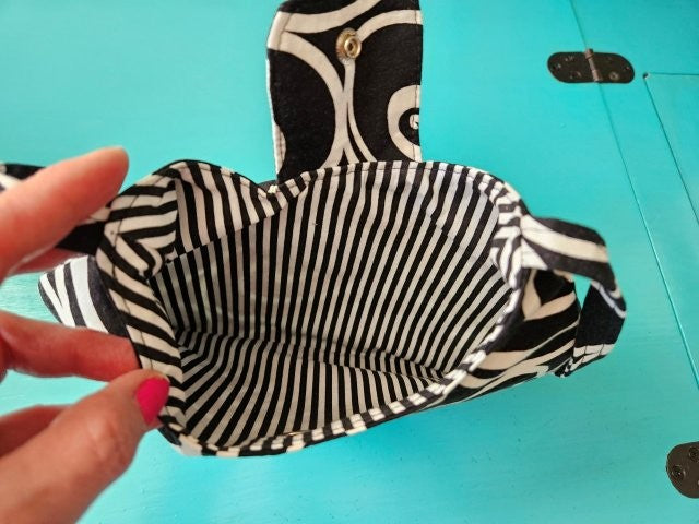 Small Shoulder Handbag Sewing Pattern / DIY Over the Shoulder Purse Pattern / Small Purse Pattern / DIY Shoulder Purse / PDF Download