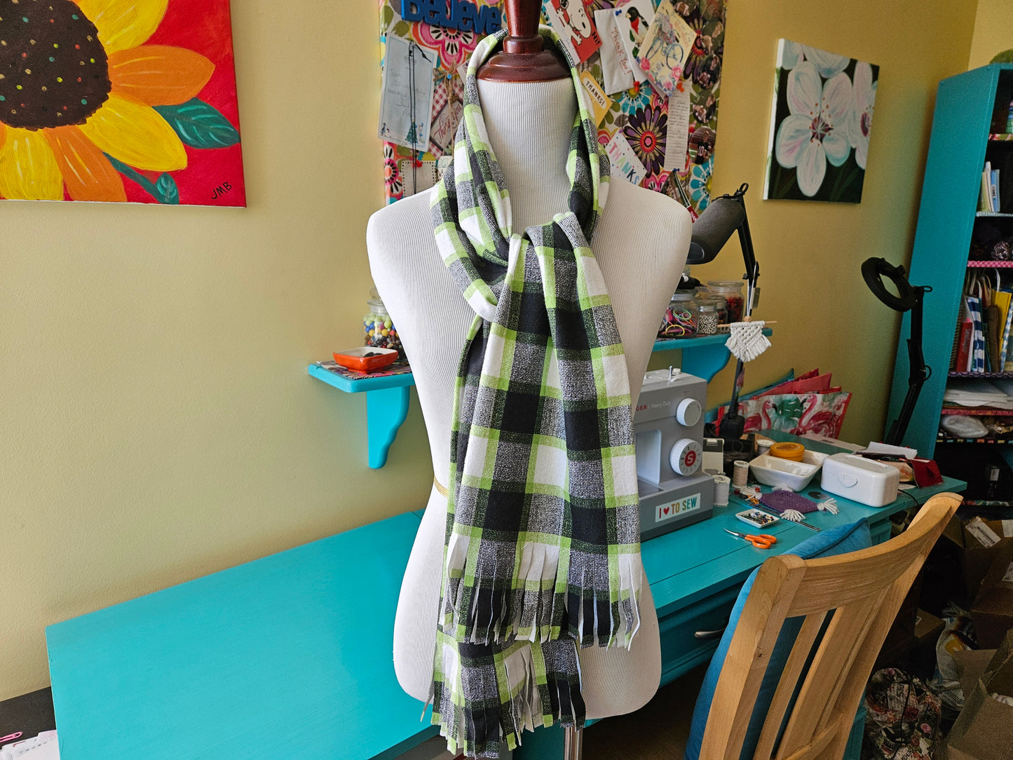 Flannel Scarf with Fringe Sewing Tutorial / DIY Flannel Scarf / Flannel Scarf with Fringe Sewing Pattern / Scarf Pattern / Sewing Printable