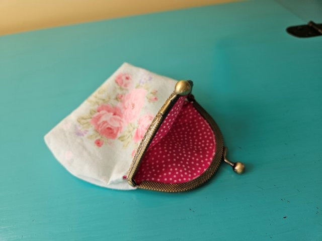 Metal Frame Coin Purse Sewing Tutorial / DIY Frame Coin Purse / Clutch Purse Pattern / Kiss Clasp Coin Purse Pattern / PDF Download