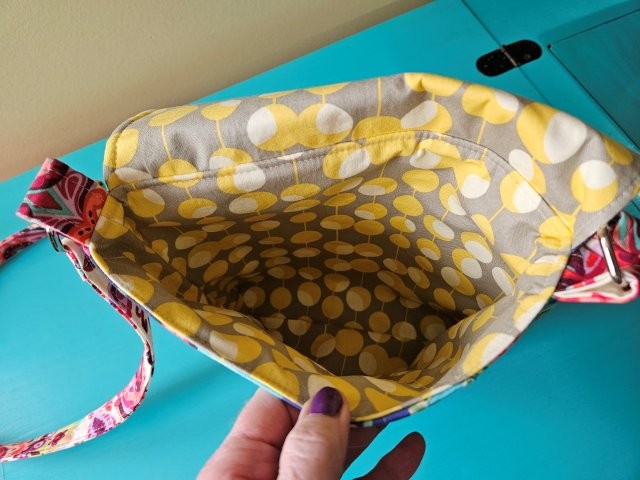 Quilted Patchwork Messenger Crossbody Bag Sewing Tutorial / Patchwork Sling Bag Sewing Pattern / Messenger Crossbody Bag Pattern / PDF Download