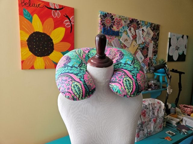 Neck Support Pillow Sewing Tutorial / Neck Pillow Sewing Pattern / DIY Neck Pillow Pattern / Neck Pillow Template Included / PDF Download