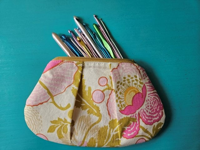 Pleated Zipper Pouch Sewing Tutorial / Pleated Pouch Sewing Pattern / DIY Pleated Zipper Pouch / Zipper Pouch Pattern / PDF Download