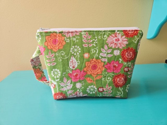 Quilted Zipper Pouch Sewing Pattern: Flat Bottom Bag Tutorial (PDF Download)