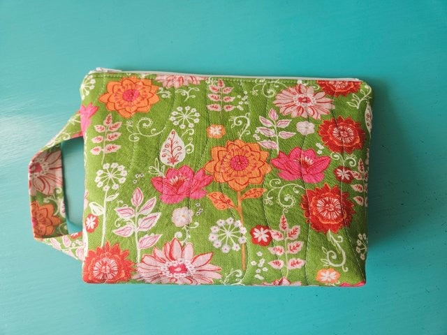 Quilted Zipper Pouch Sewing Pattern: Flat Bottom Bag Tutorial (PDF Download)