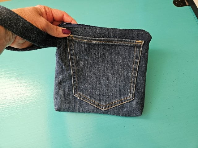 Denim Jeans Wristlet Purse Sewing Tutorial (PDF Download)