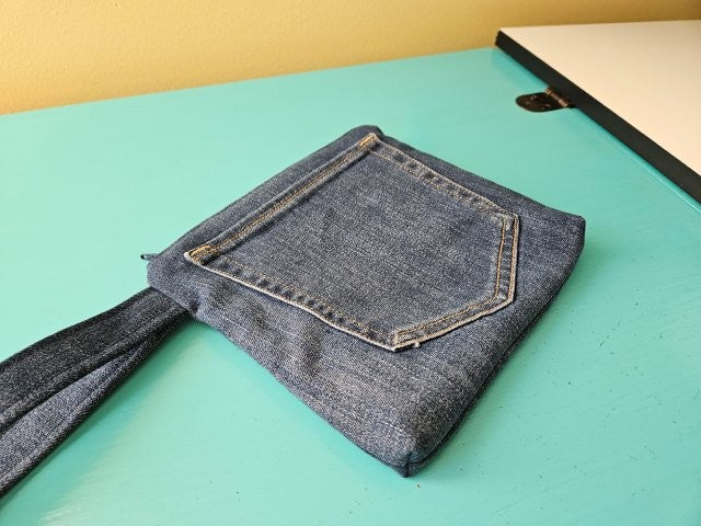 Denim Jeans Wristlet Purse Sewing Tutorial (PDF Download)