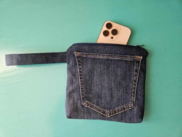 Denim Jeans Wristlet Purse Sewing Tutorial (PDF Download)